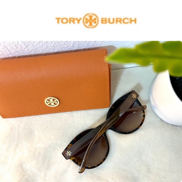 Tory Burch Accessories - Tory Burch ✨ TY7123 • 1728/13 Tortoise Sunglasses Brown Cat Eye • Case